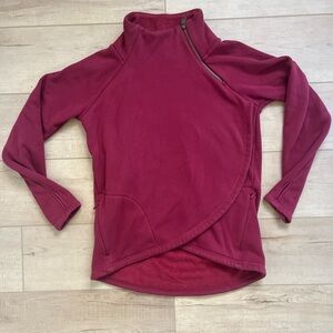 Athleta Cozy Karma Asym Pullover Sweatshirt Size small Burgundy Wine Zip Pocket